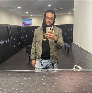 Meet your Posher, Rensy